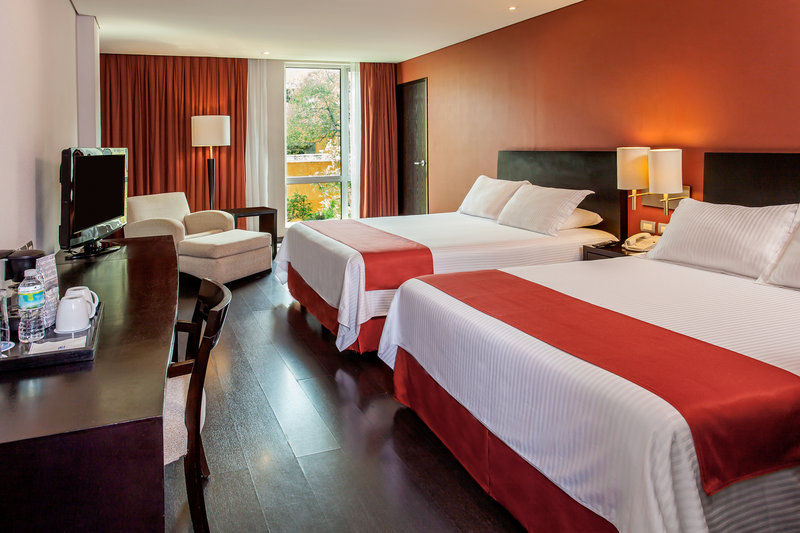 Nh Queretaro Hotel Buitenkant foto